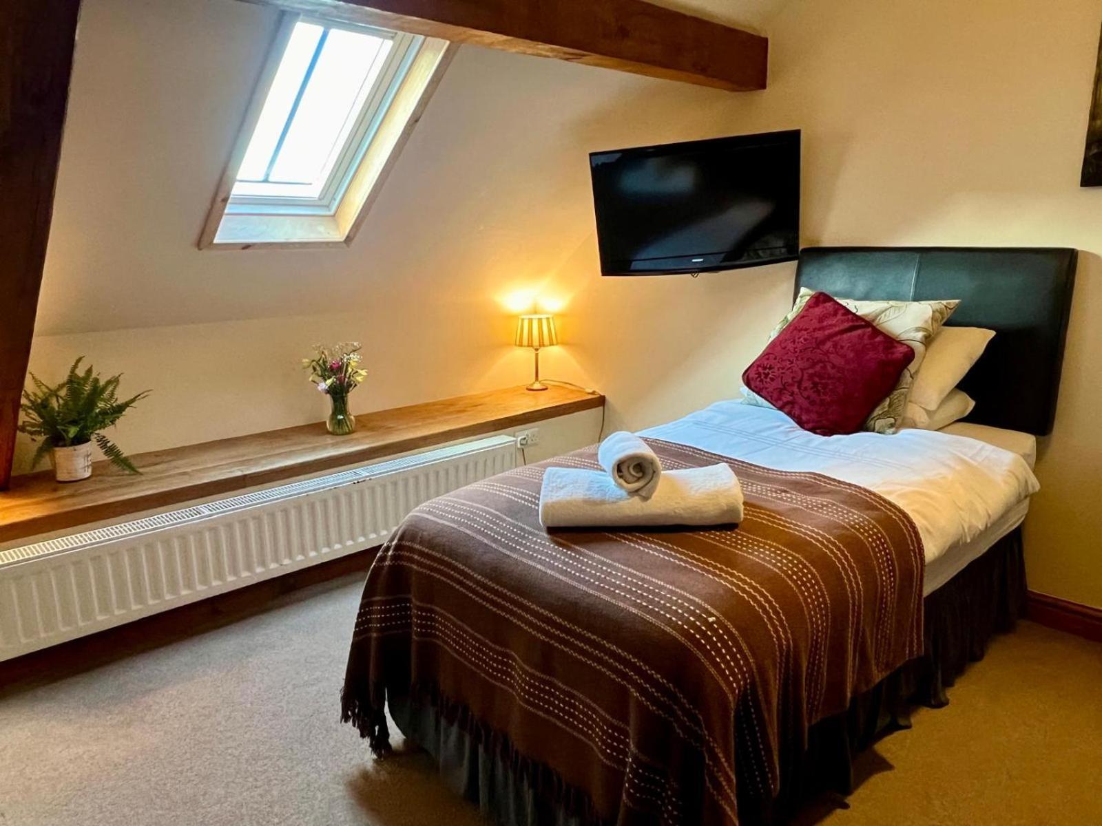 Dolgun Uchaf Historic B&B And Cottages In Snowdonia Dolgellau Exteriör bild