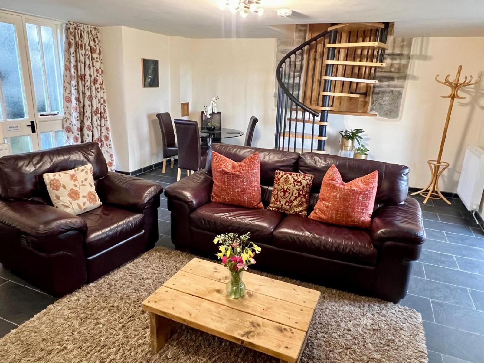 Dolgun Uchaf Historic B&B And Cottages In Snowdonia Dolgellau Exteriör bild