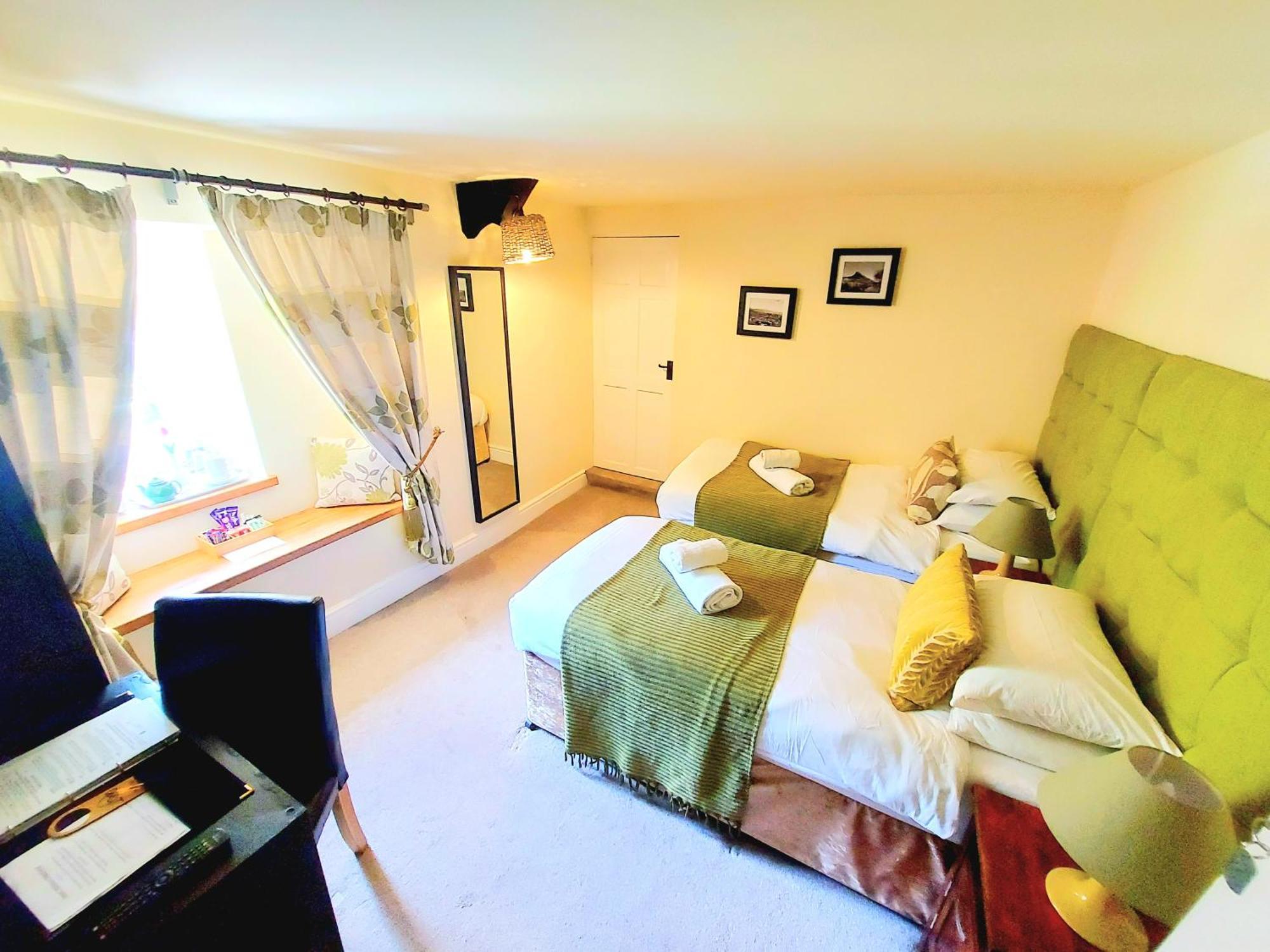 Dolgun Uchaf Historic B&B And Cottages In Snowdonia Dolgellau Exteriör bild