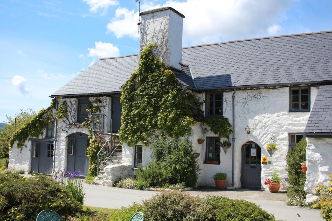 Dolgun Uchaf Historic B&B And Cottages In Snowdonia Dolgellau Exteriör bild